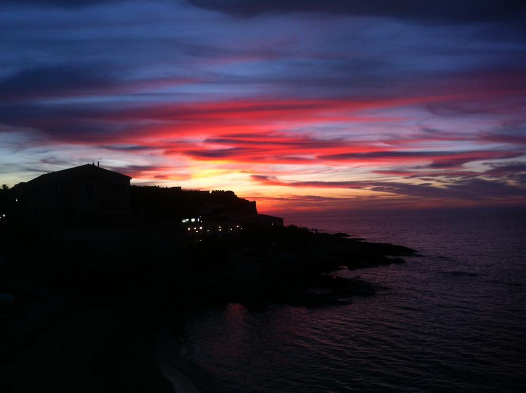 Hotel De La Plage Les Arcades อัลเกจูลา ภายนอก รูปภาพ